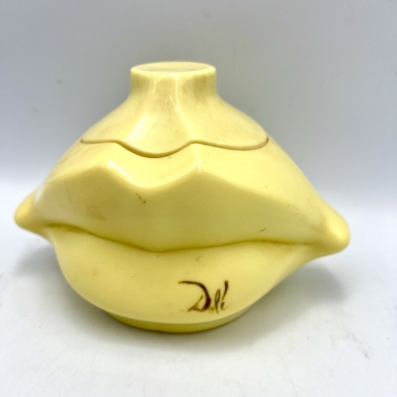 Vintage Salvador Dali Fragrance Dusting Powder - Picture 3 of 9